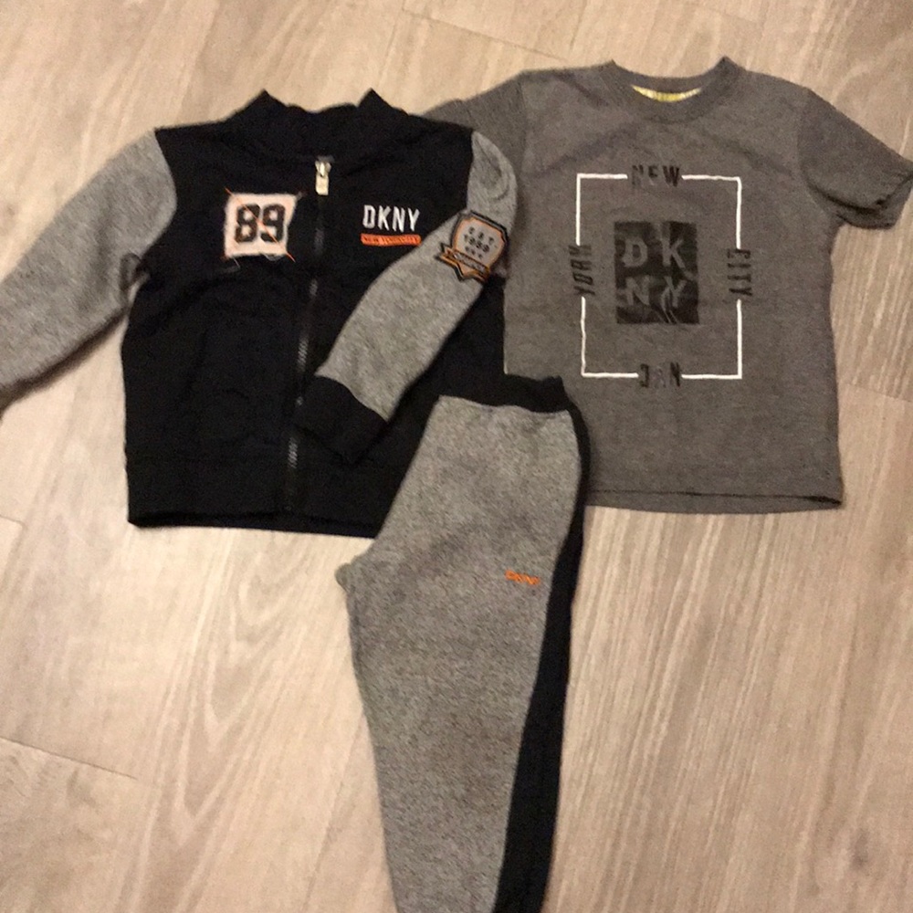 Sweatsuit with matching t-shirt